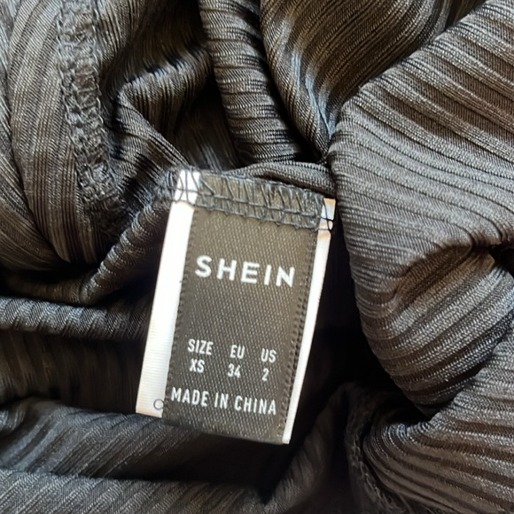 This is a black shien dress in size Xsmall - Picture 4 of 4